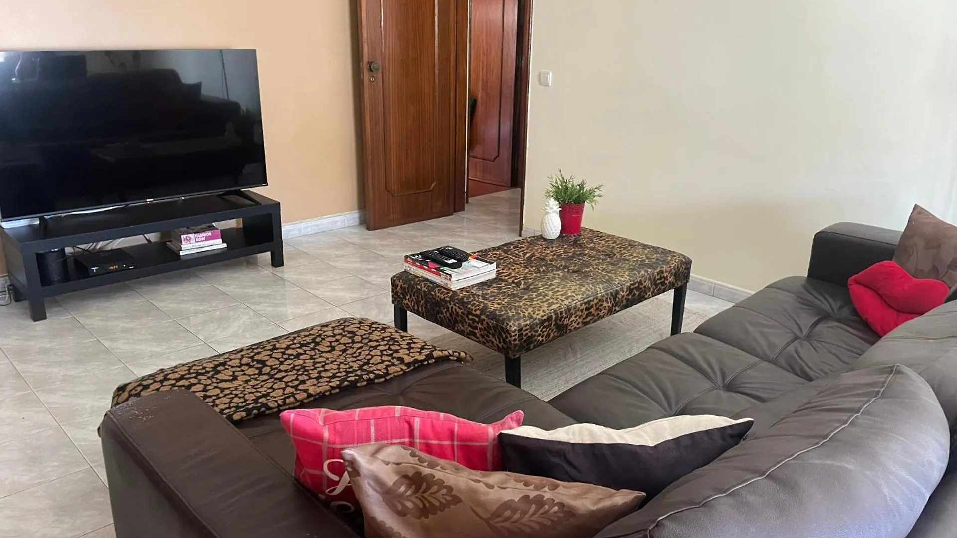 Cozy Apartment Near Parque Das Nacoes Bobadela 0*,